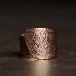 anel de cobre sólido martelado