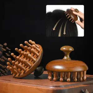 pente de massagem em madeira de sândalo