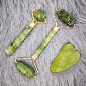 rolo massageador de jade natural