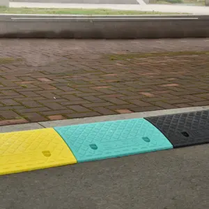 rampa de acesso em plástico antiderrapante