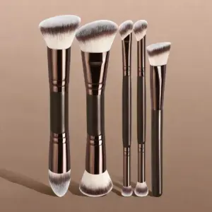 conjunto de pincéis de maquiagem facial