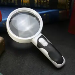 lupa portátil com luz led