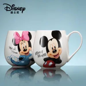 caneca de cerâmica disney