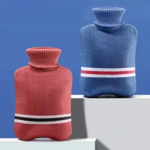 garrafa de água quente com capa