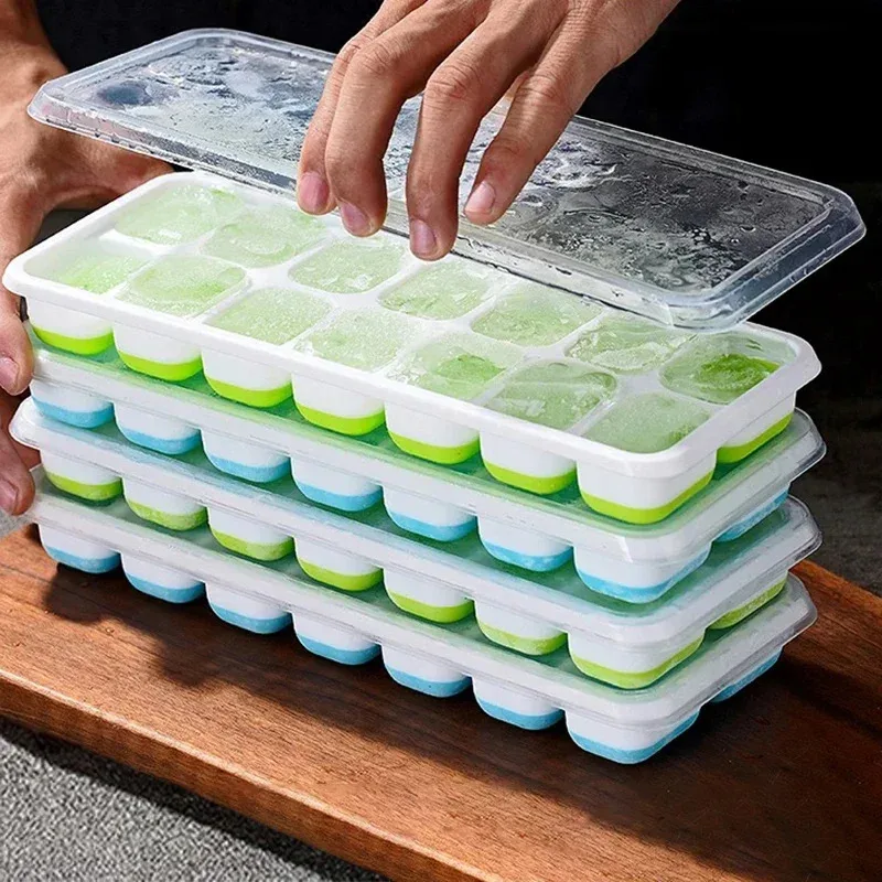 Bandeja de Gelo Quadrada de Silicone com 14 Cubos e Tampa - Imagem 2