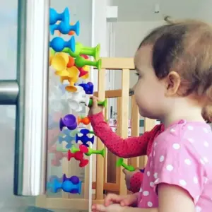 brinquedo de construção ventosa