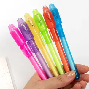 caneta de tinta invisível com luz uv