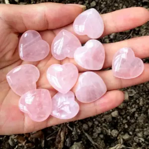 pedras polidas quartzo rosa coração