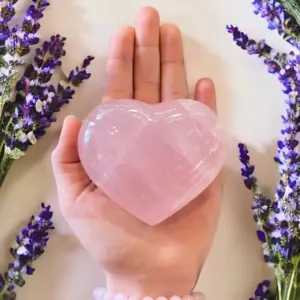 pedra quartzo rosa coração