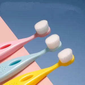 escova de dentes infantil macia