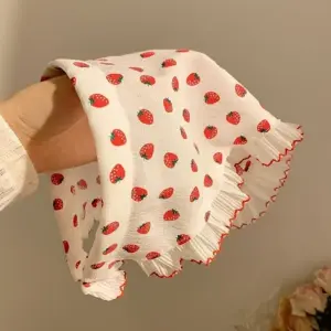 lenço de cabeça triangular estampa morango