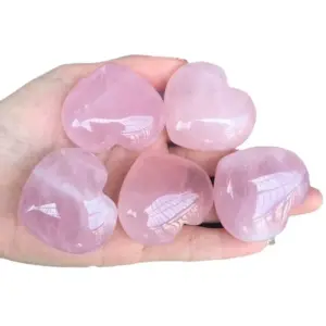 pedra de quartzo rosa coração